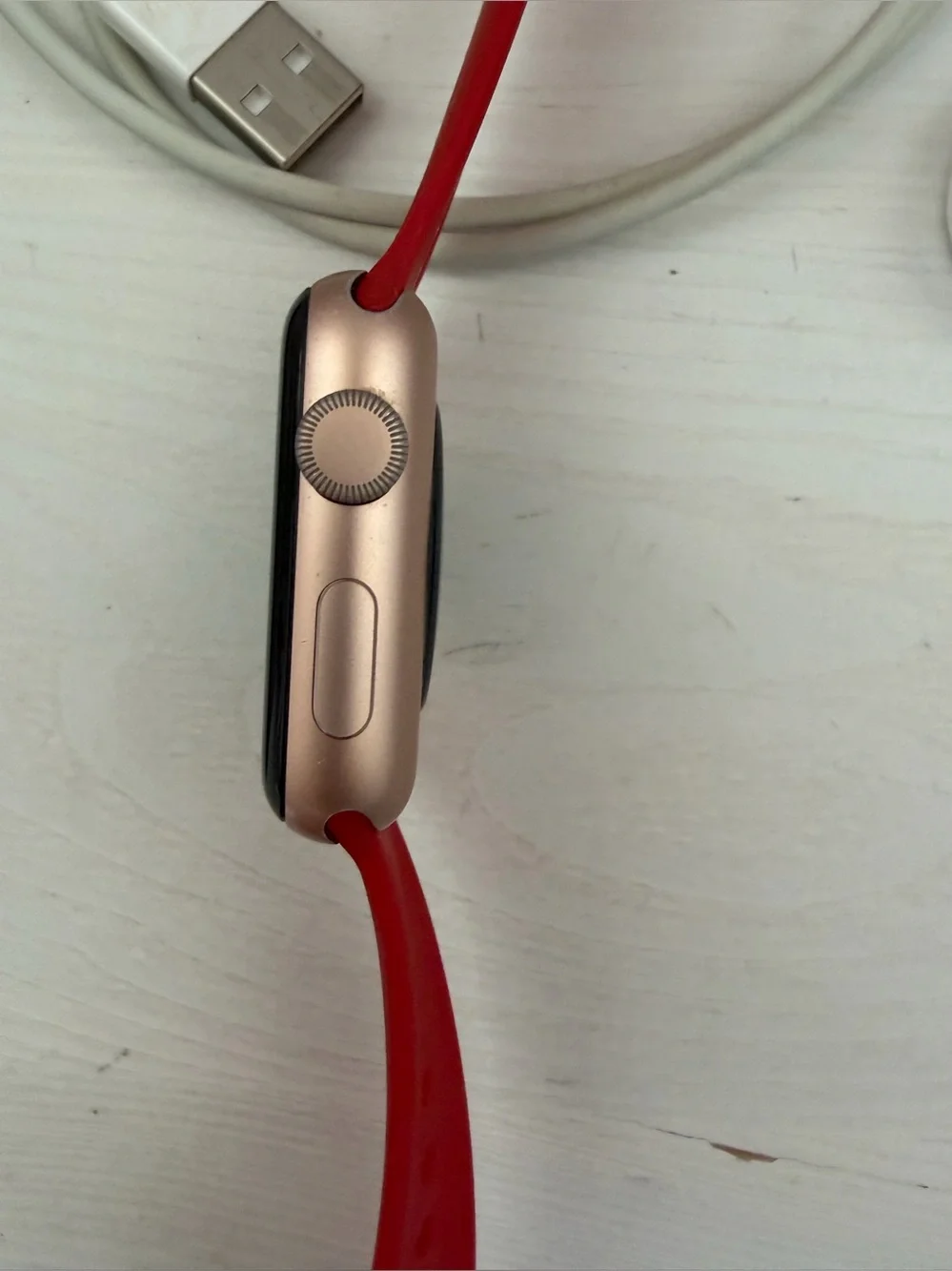 Apple Watch Series 3 42mm Gold Aluminum Pink Sand Sport Band Excellent Condition